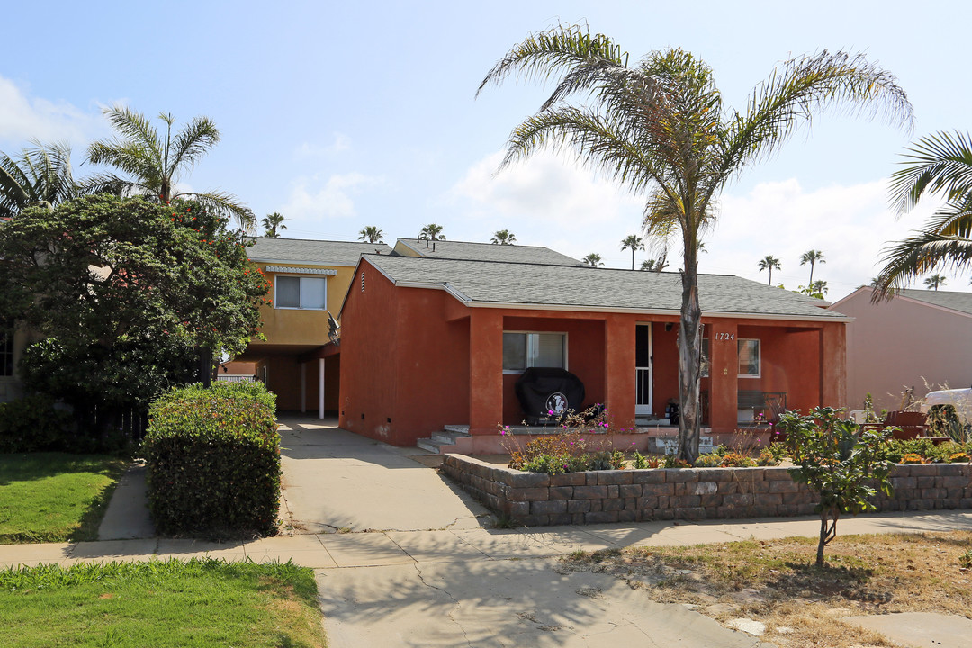 1724 Broadway in Oceanside, CA - Building Photo