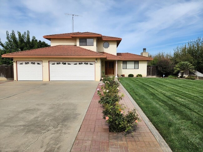 property at 1137 Villa Manucha Rd