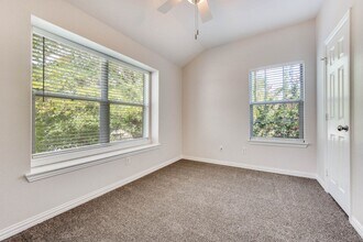 510 Kingscote Ct in Arlington, TX - Foto de edificio - Building Photo