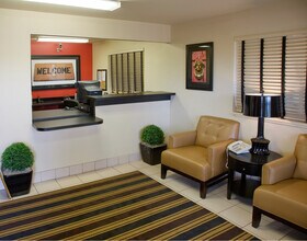 Furnished Studio-Virginia Beach - Independ in Virginia Beach, VA - Foto de edificio - Building Photo