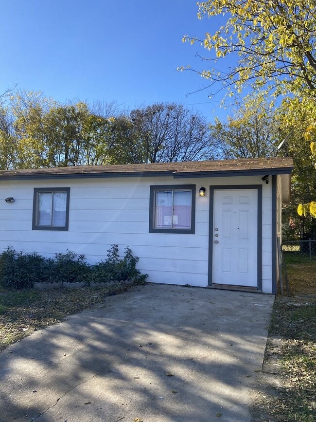 property at 1222 Georgetown Rd