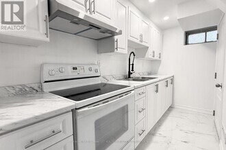 25 Buchanan Rd in St Catharines, ON - Building Photo - Building Photo