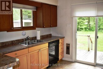 1731 Shore Ln in Wasaga Beach, ON - Building Photo - Building Photo