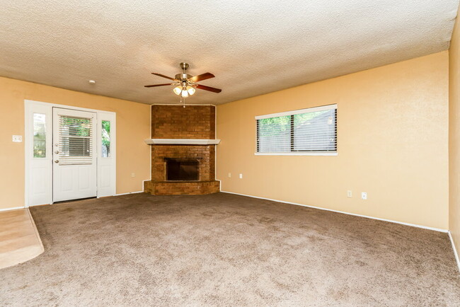 6109 Springwood Dr in Arlington, TX - Building Photo - Building Photo