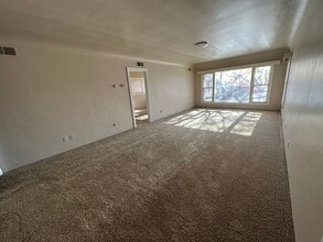 1113 T St-Unit -9746002002 in Sacramento, CA - Building Photo - Building Photo