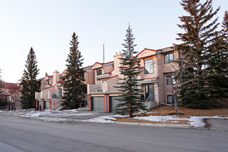 430-498 Patina Pl SW in Calgary, AB - Building Photo - Building Photo