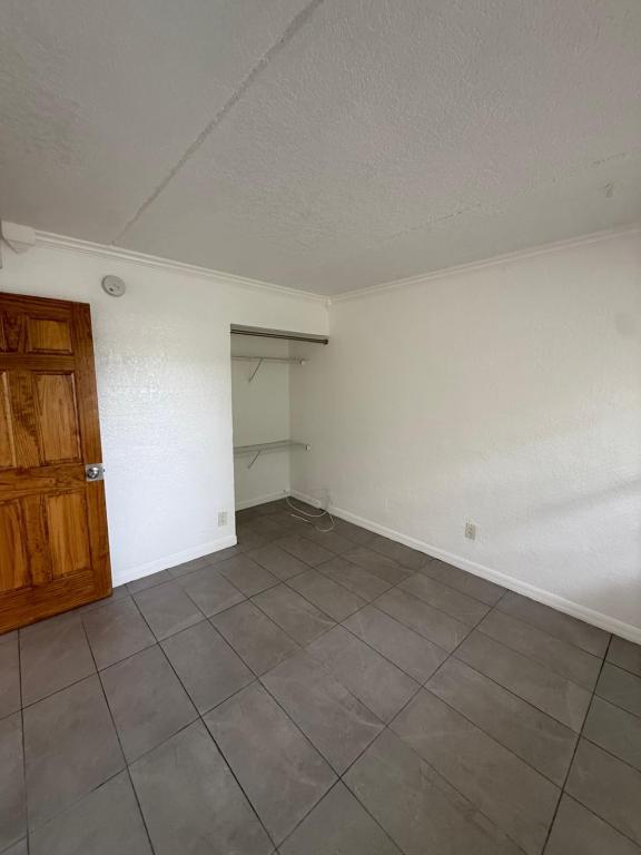 property at 906 2nd St, Apt 3, W Palm BCH