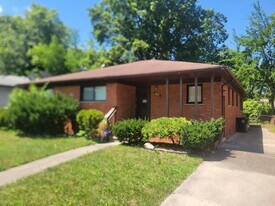 24011 Seneca St in Oak Park, MI - Building Photo