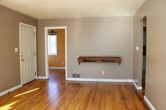 4728 SE 92nd Ave in Portland, OR - Building Photo - Building Photo