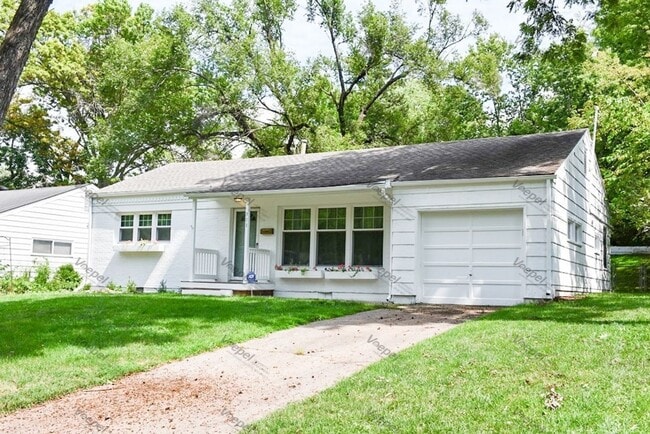 311 E Sweeney Blvd in Kansas City, MO - Building Photo - Building Photo