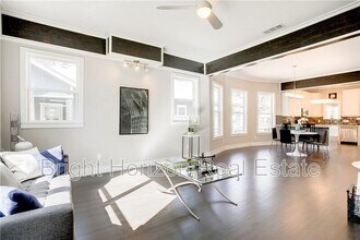 1821 W 10th St in Dallas, TX - Building Photo - Building Photo