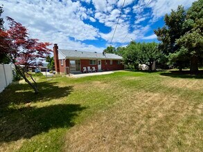 1833 S Jeri Dr in Bountiful, UT - Building Photo - Building Photo