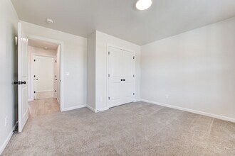 5005 Vine Clf Rd in Mustang, OK - Building Photo - Building Photo