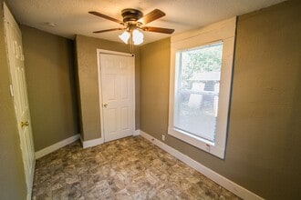 524 St Martin Ave in San Antonio, TX - Building Photo - Building Photo