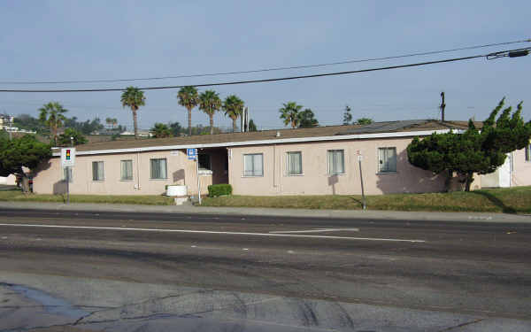 620 Lemon Ave in El Cajon, CA - Foto de edificio - Building Photo