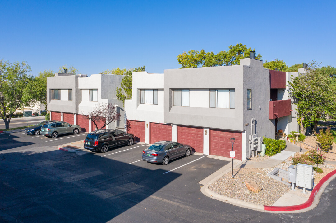 Quincy in Albuquerque, NM - Building Photo