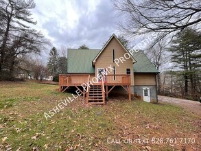 1835 Granite St in Hendersonville, NC - Building Photo - Building Photo
