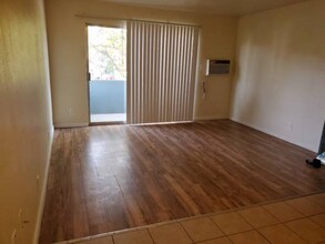 1025 N Madison St-Unit -9 in Stockton, CA - Building Photo - Building Photo