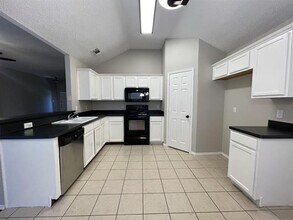 1405 High Crest Dr in Mansfield, TX - Building Photo - Building Photo