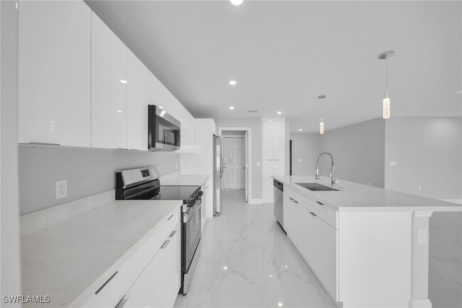 20 SW 17th Pl in Cape Coral, FL - Building Photo - Building Photo