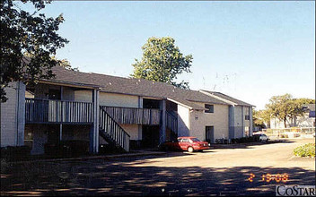 Villas at Arroyo Springs in Arlington, TX - Building Photo - Building Photo