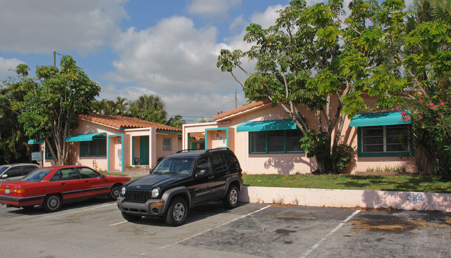 809-815 NE 19th Ave in Fort Lauderdale, FL - Building Photo - Building Photo