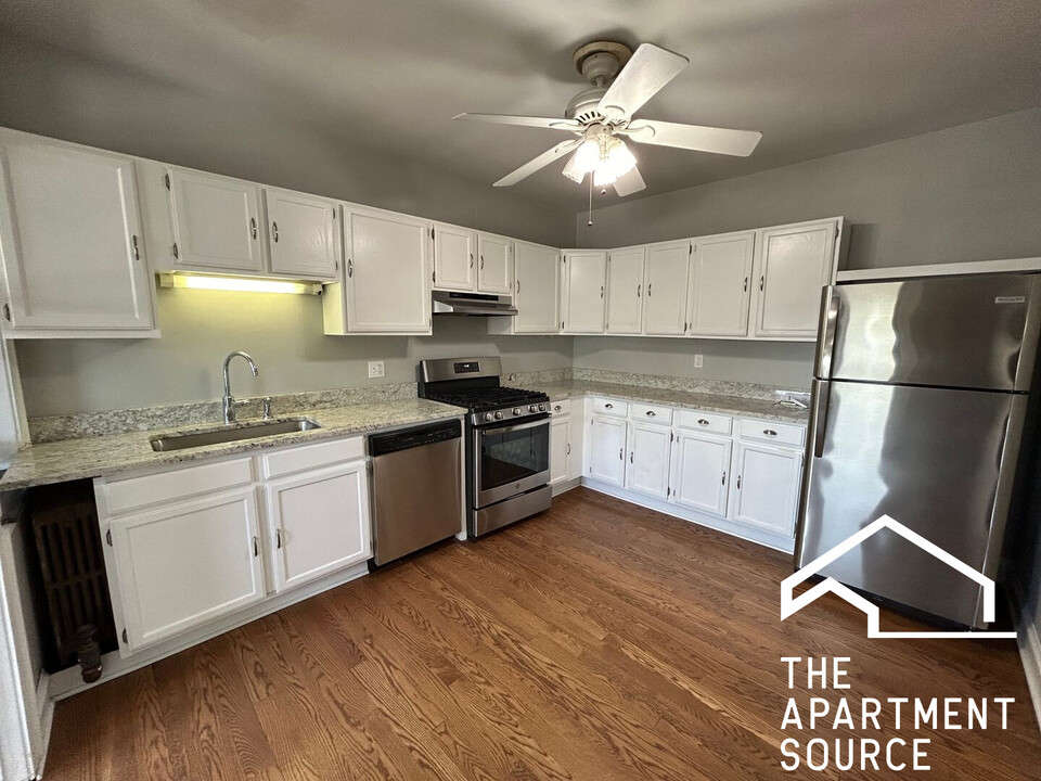 4519 N Wolcott Ave, Unit 2A in Chicago, IL - Building Photo