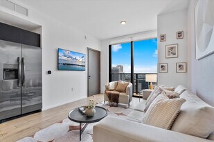 398 NE 5th St, Unit SI ID1372297P in Miami, FL - Building Photo