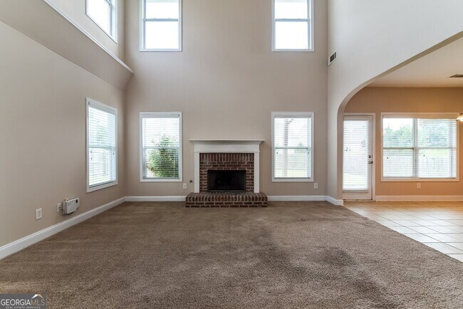 917 Southfork Dr in Loganville, GA - Building Photo - Building Photo