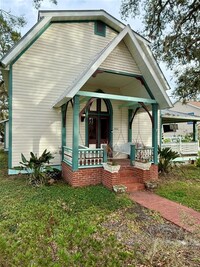 7002 S Shamrock Rd in Tampa, FL - Foto de edificio - Building Photo