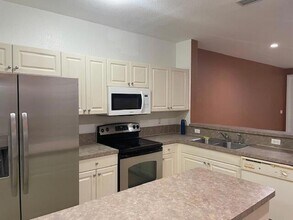 4194 Napoli Lake Dr in West Palm Beach, FL - Foto de edificio - Building Photo