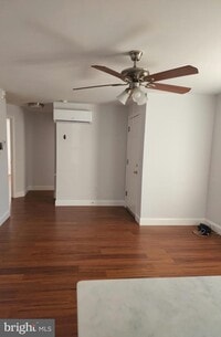 401 Shurs Ln photo'