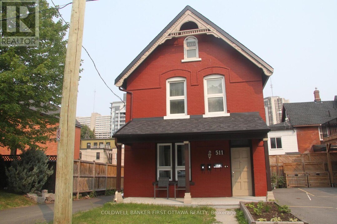 511 Cooper St in Ottawa, ON - Building Photo