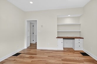 28 Ekman St in Worcester, MA - Building Photo - Building Photo