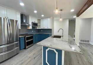 204 Windcrest Dr in Keller, TX - Foto de edificio - Building Photo