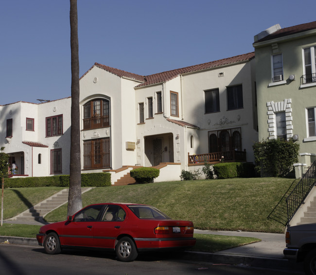 210-212 1/2 N New Hampshire Ave in Los Angeles, CA - Building Photo - Building Photo