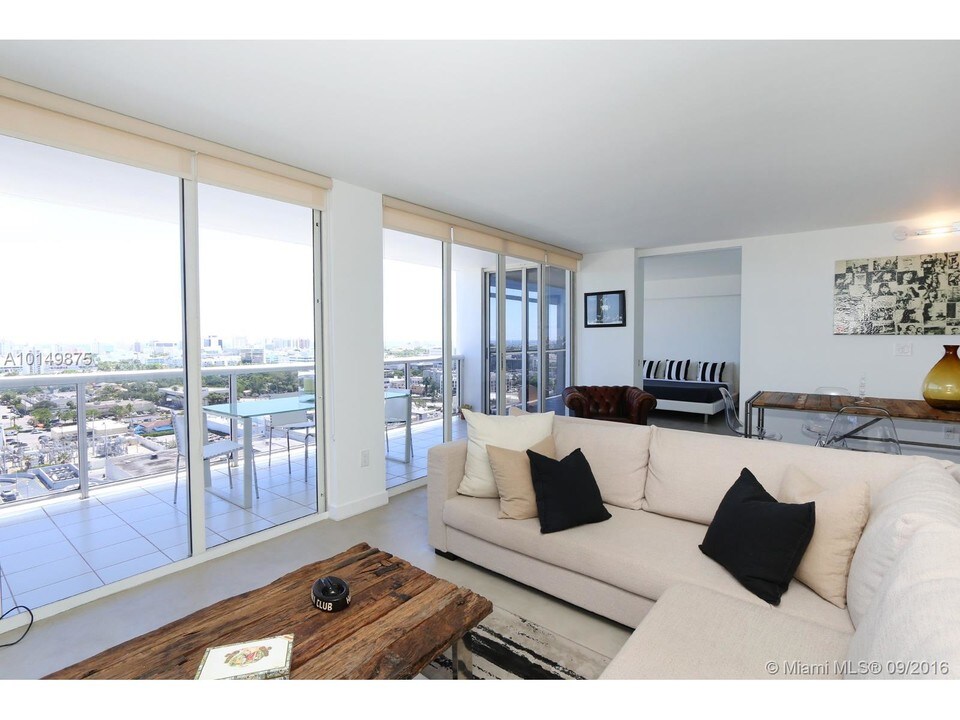 1900 Sunset Harbour Dr, Unit # in Miami Beach, FL - Foto de edificio