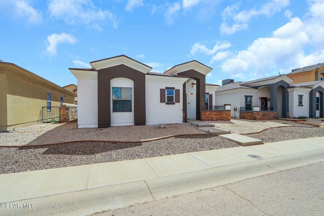 12924 Hueco Cave Dr in El Paso, TX - Building Photo