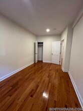 123 Sutherland Rd, Unit B in Boston, MA - Building Photo - Building Photo