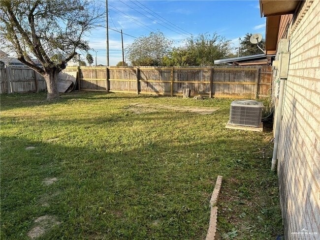 7 N 22nd St in McAllen, TX - Building Photo - Building Photo