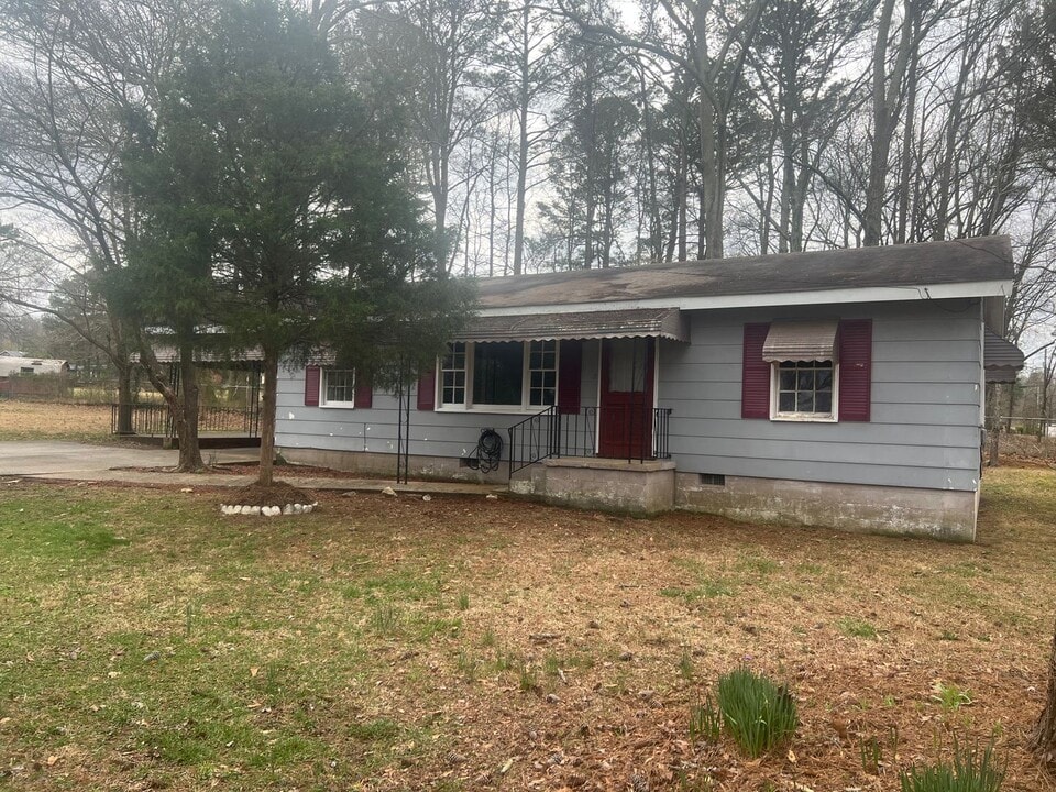 126 House Cir in Carrollton, GA - Building Photo