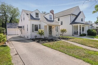 1600 N Altadena Ave in Royal Oak, MI - Building Photo - Building Photo