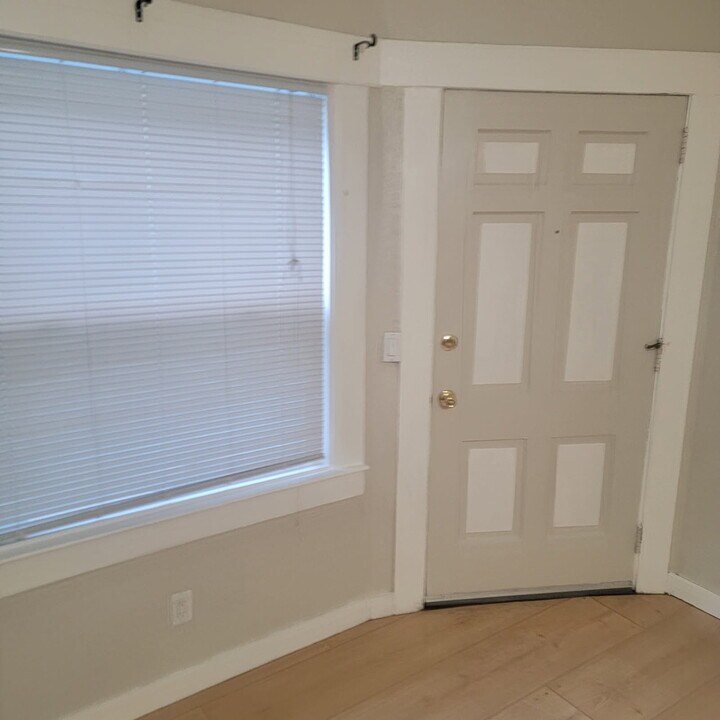 3140 1st Ave, Unit 3140 1st Ave 1st flr in Sacramento, CA - Foto de edificio