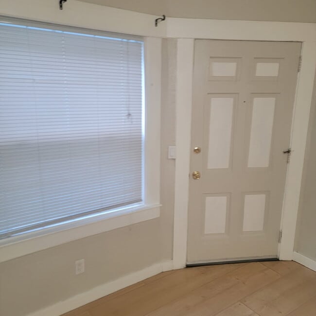 3140 1st Ave, Unit 3140 1st Ave 1st flr