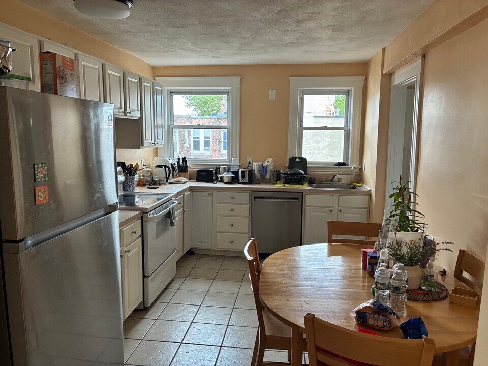 16 Hamilton Rd, Unit 1 in Brookline, MA - Foto de edificio