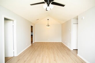 8 Goodwin Cir in North Little Rock, AR - Building Photo - Building Photo