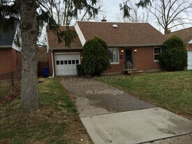 1110 S Kellner Rd in Columbus, OH - Building Photo