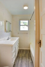 74 Ford Ave, Unit Upstairs unit in Oneonta, NY - Building Photo - Building Photo