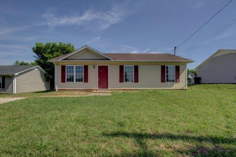 411 Eddy St in Oak Grove, KY - Foto de edificio