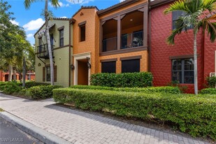 9072 Rialto St in Naples, FL - Foto de edificio - Building Photo